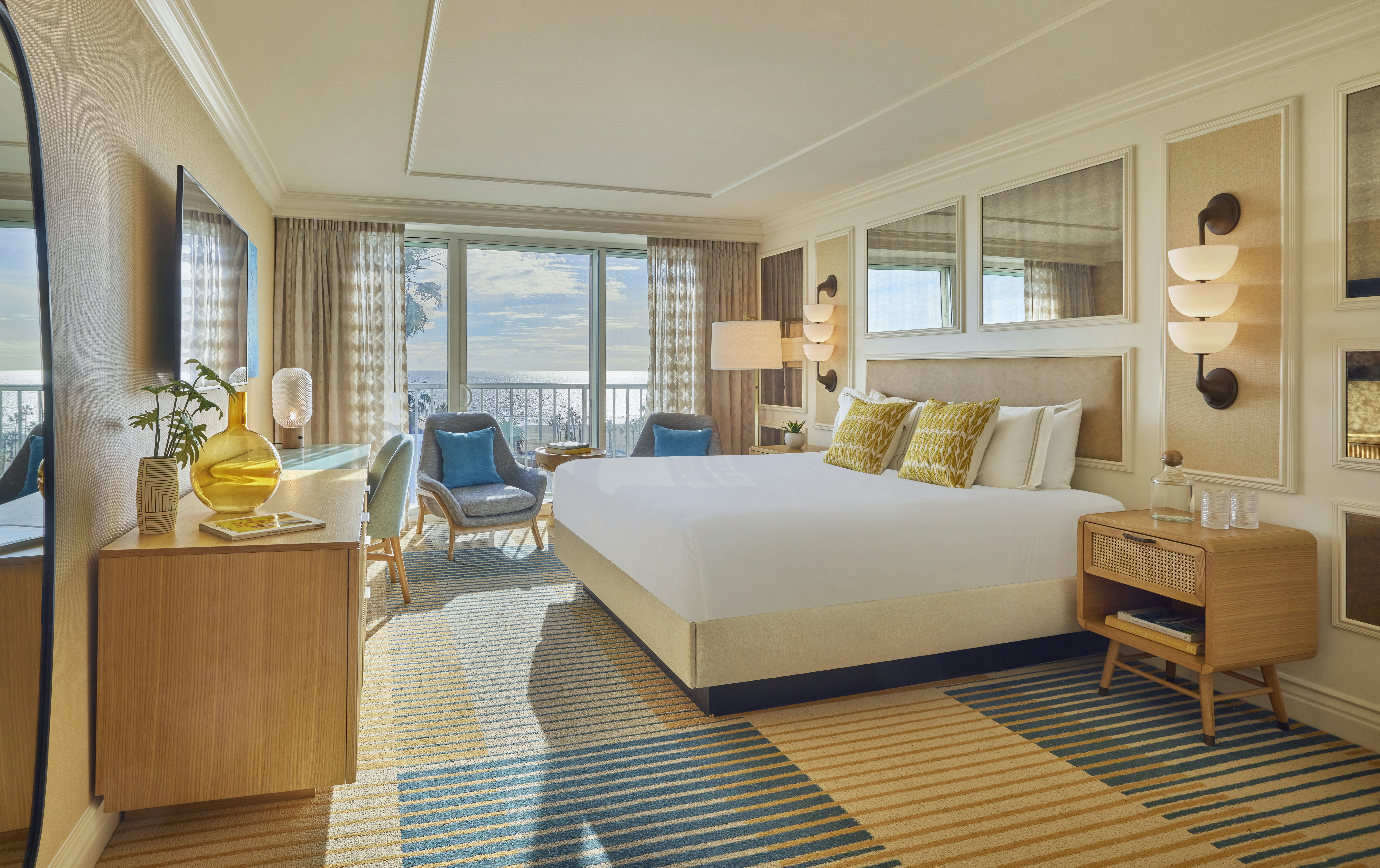 ROOM, KING BED, OCEAN VIEW