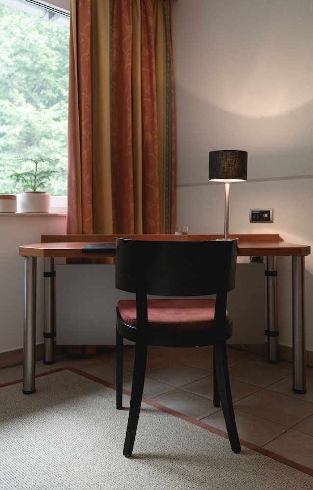 Hotel Vierjahreszeiten Iserlohn 5/50