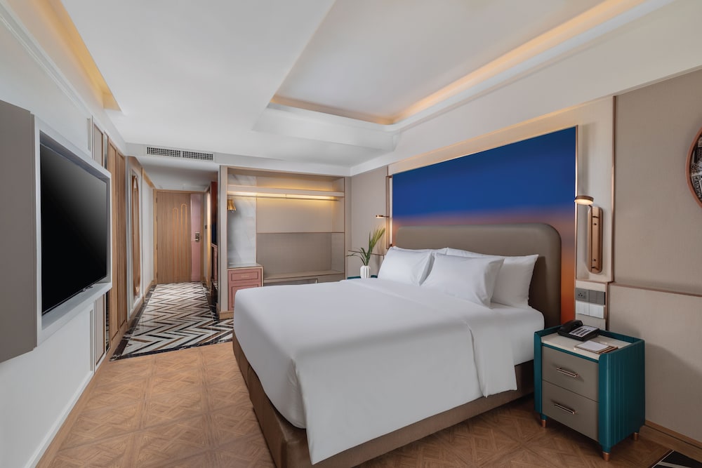 Executive Jacuzzi with Club Privileges