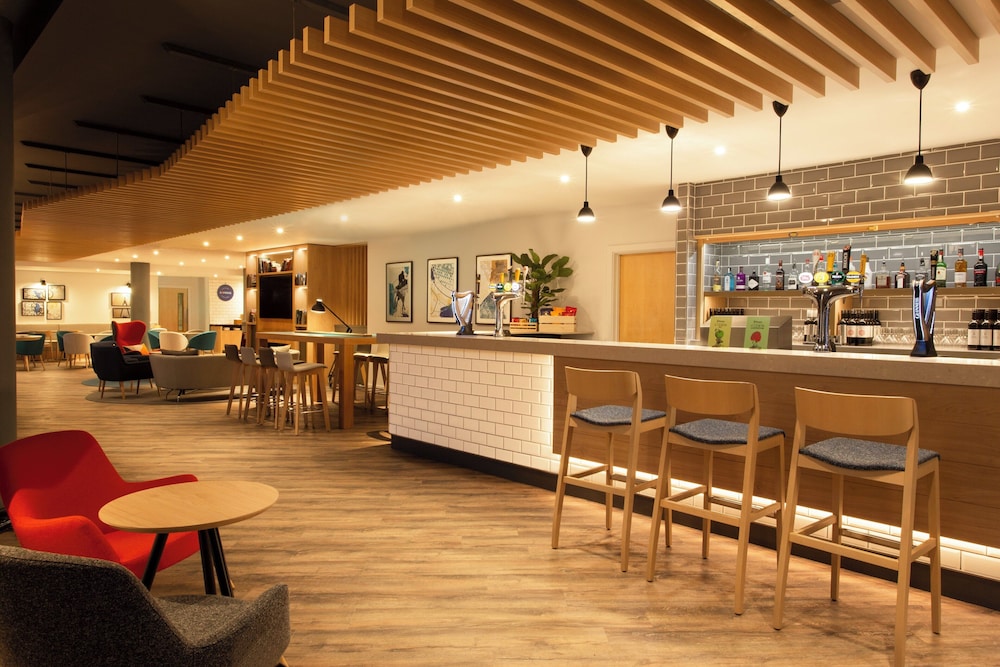 Holiday Inn Express Cheltenham 42/58