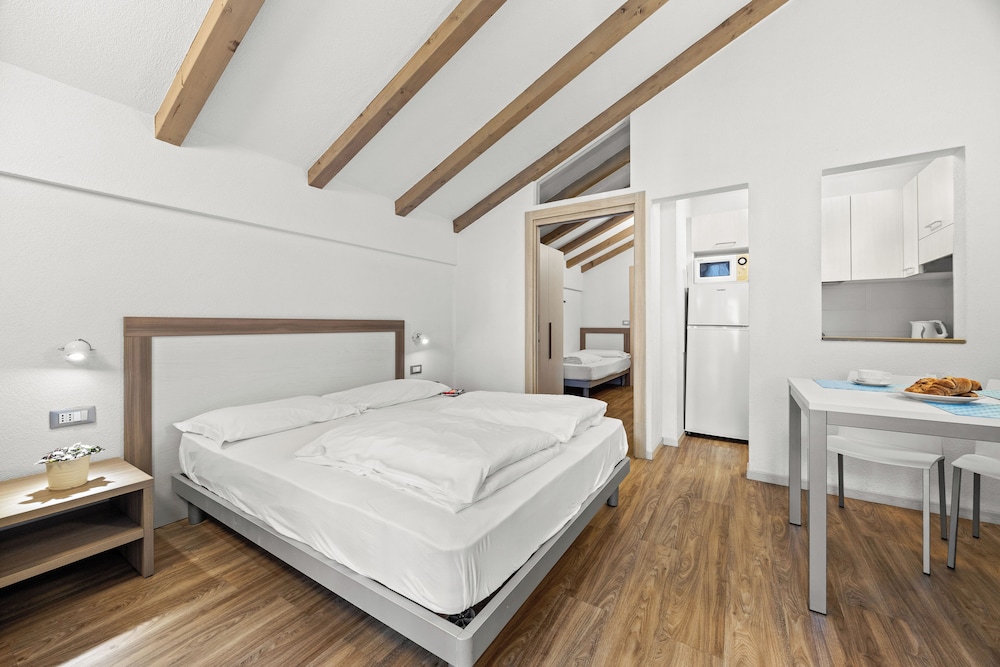 Studio, 1 Double and 1 Single Bed, Murphy Bed, Balcony