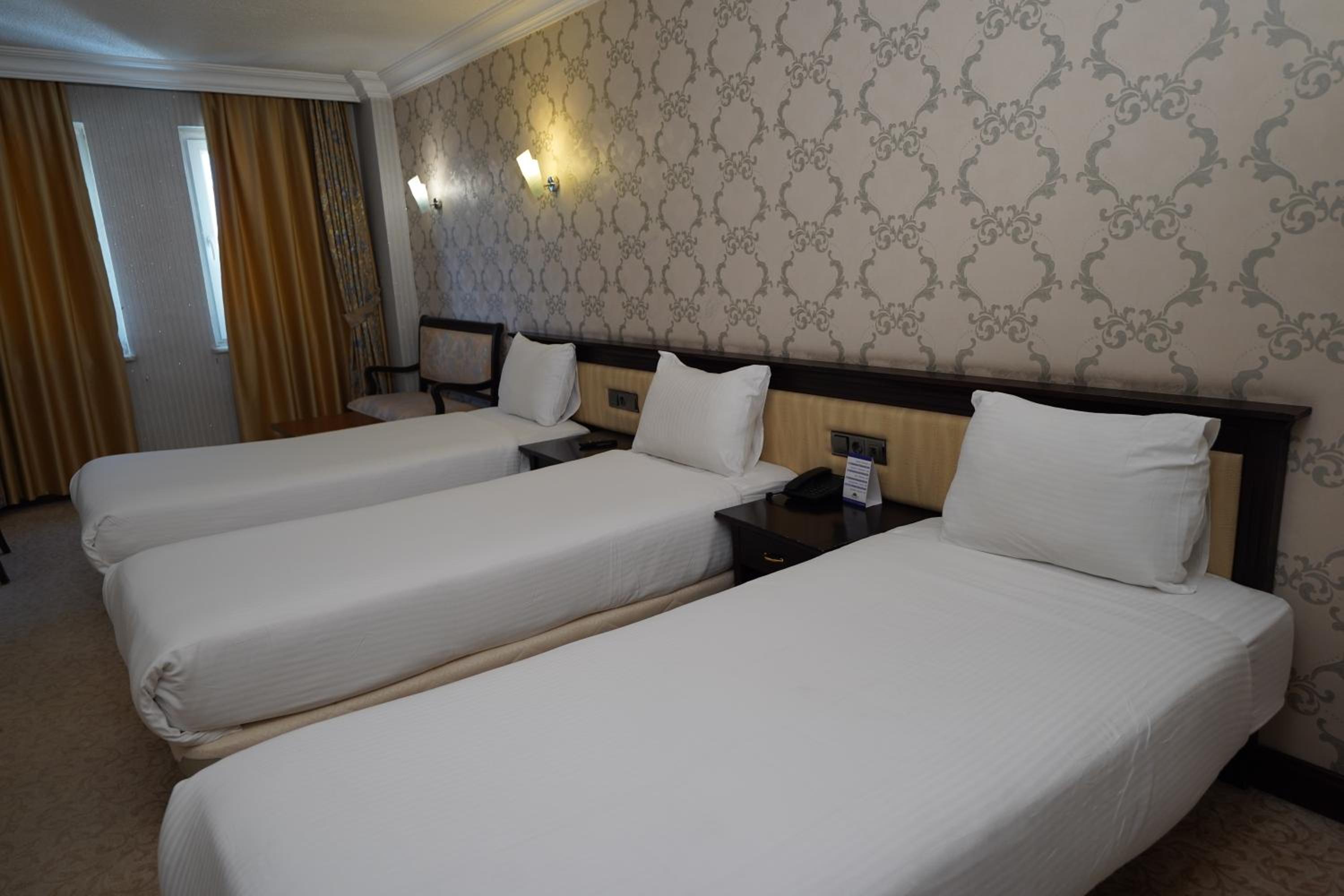 Room, Triple