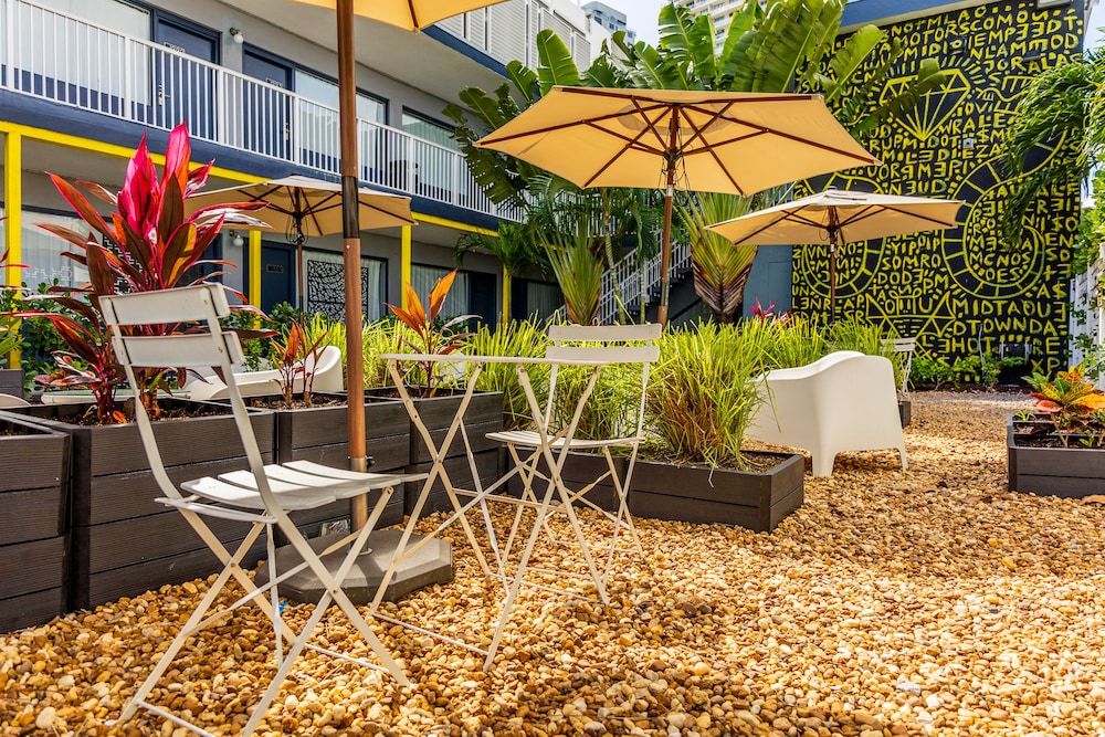 Up Midtown (ex. Wishes Hotel Biscayne) 53/55