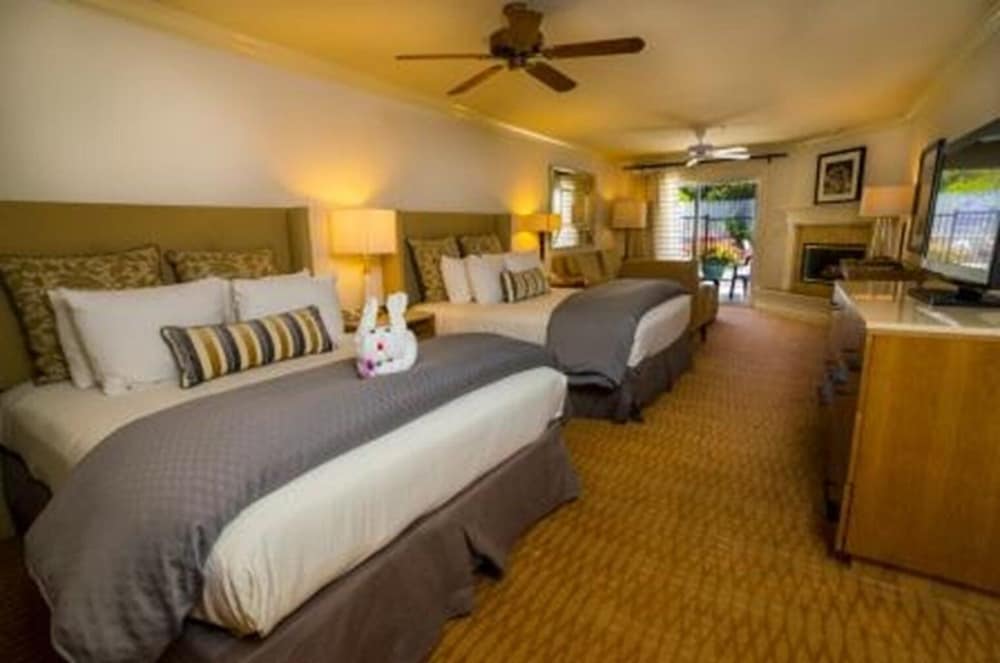 Pelican Inn & Suites 23/38