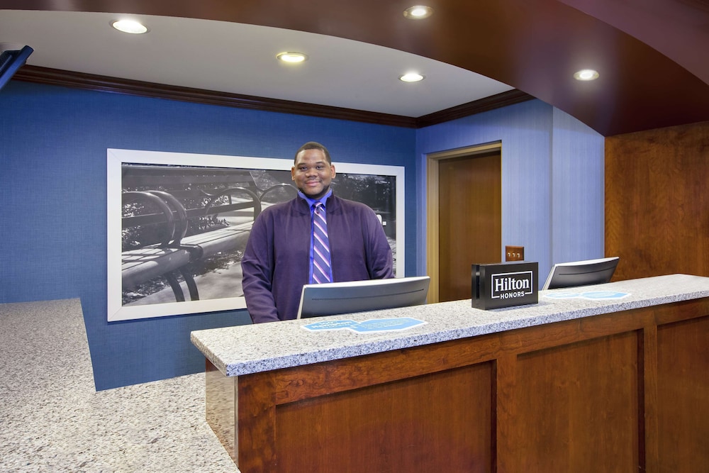 Hampton Inn Hartford Airport 9/44