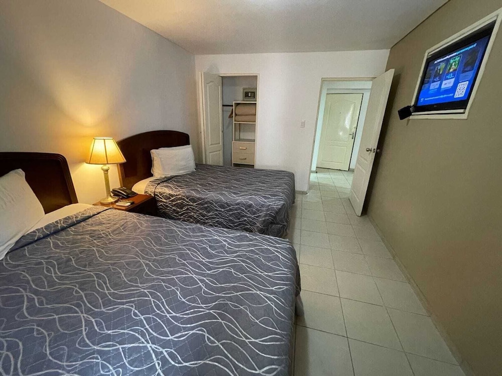Terranova Suites 4/44