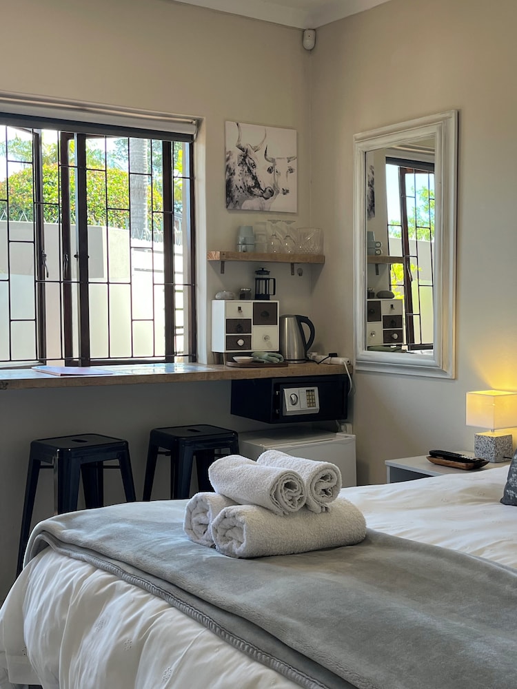 Dolphin Circle Bed and Breakfast 10/50