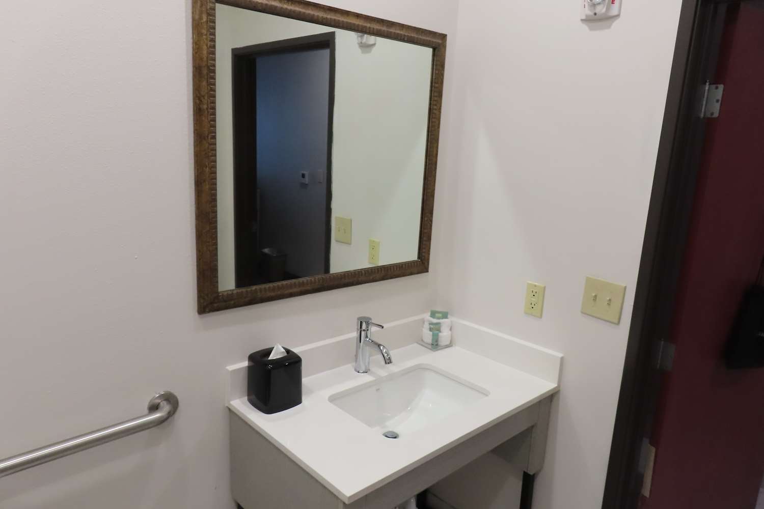 Room, 2 Queen Beds, Sofa, Bathtub, Accessible