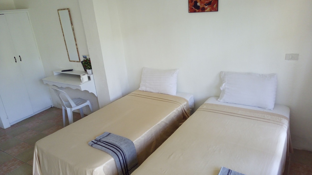 Ocean Bay Beach Resort 8/50