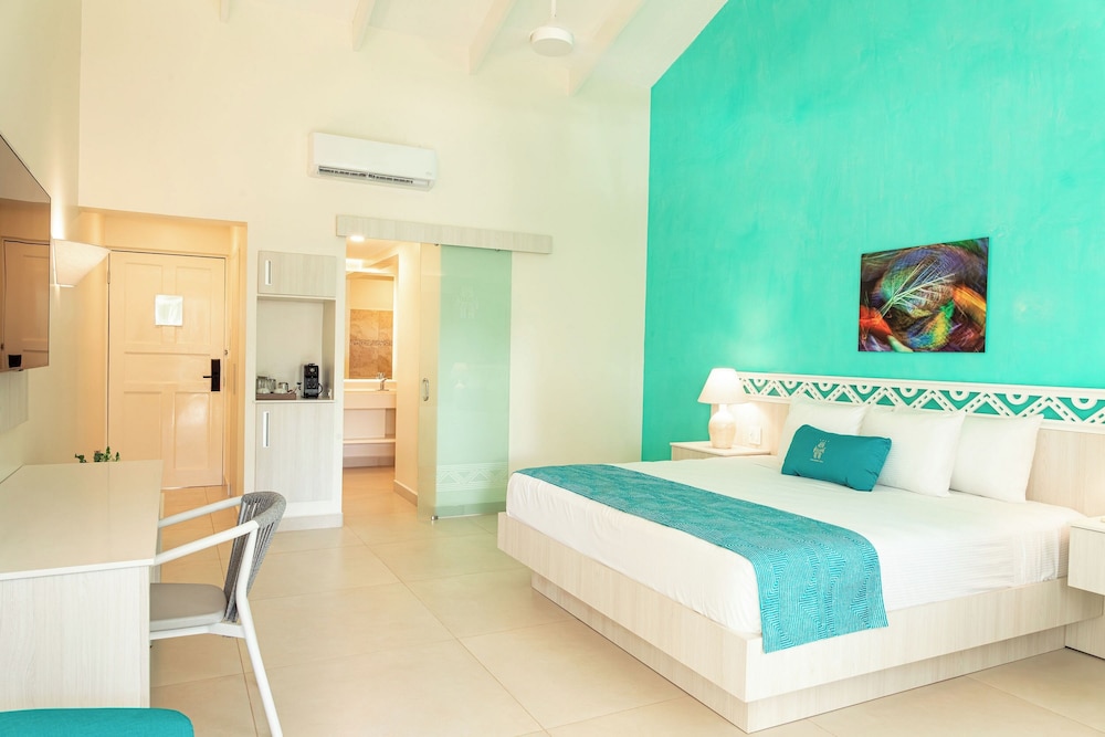 Tropicana, Premium, King Bed, Hot Tub
