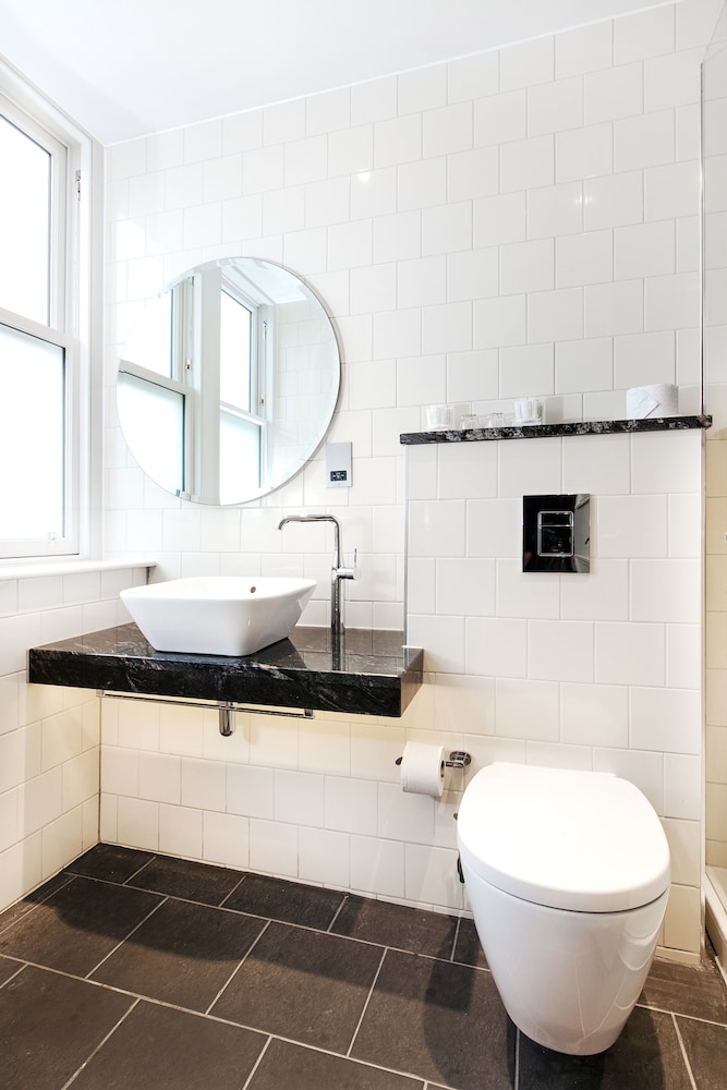 Hotel Indigo Edinburgh - Princes Street, an IHG Hotel (ex Royal British) 30/82