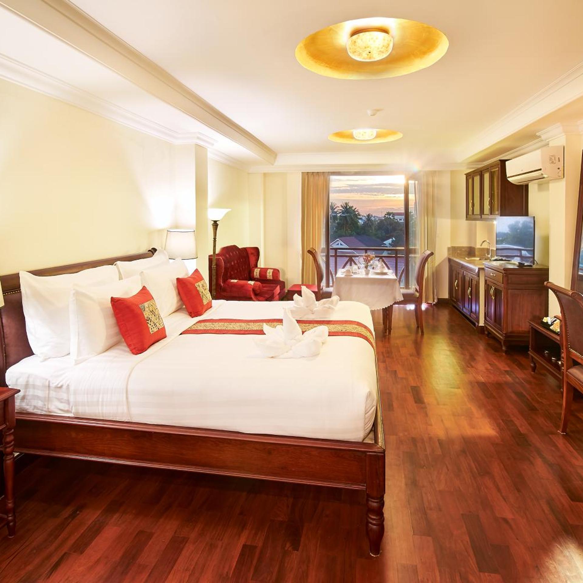 Executive, Suite