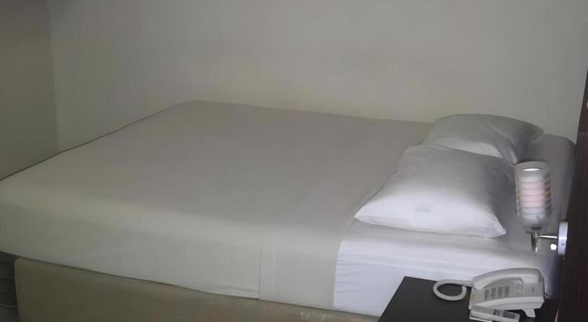 Permata Hotel Purwakarta 10/23
