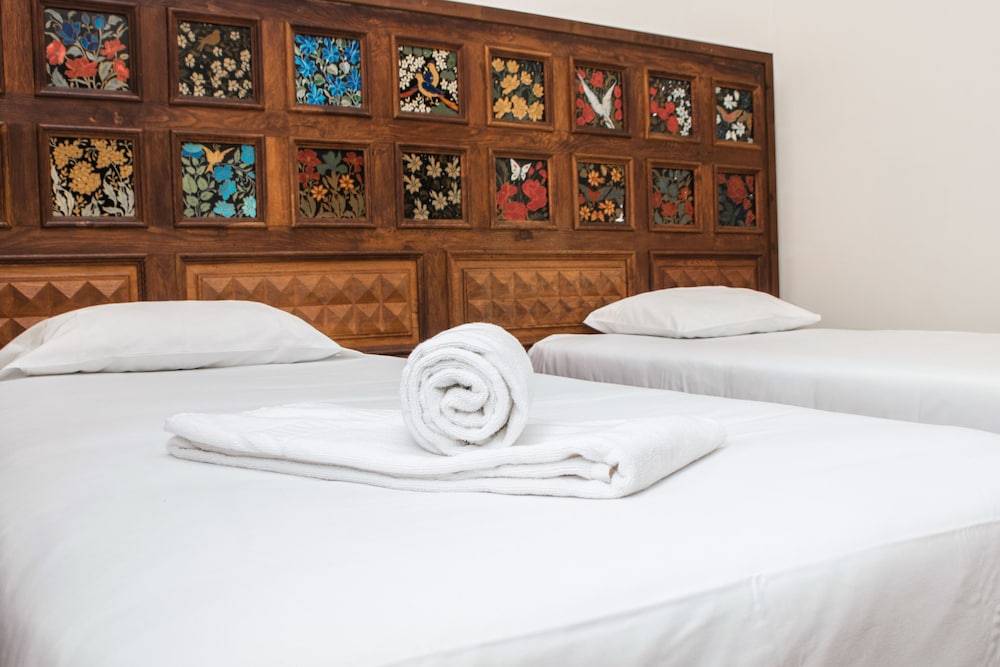 Sant Jordi Hostels Lisbon 31/72