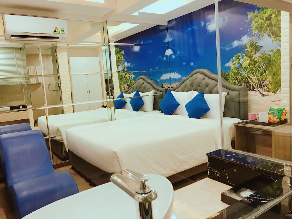 Cupid Hotel 34/72