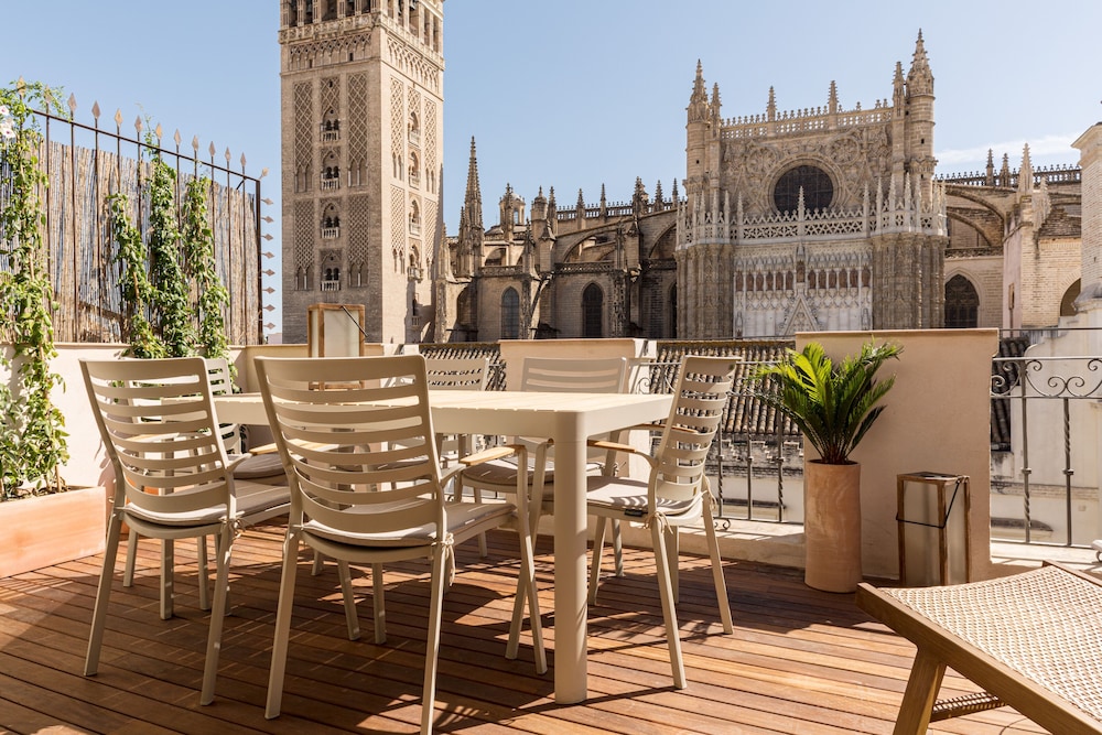 Apartamentos Puerta Catedral Sevilla 48/58