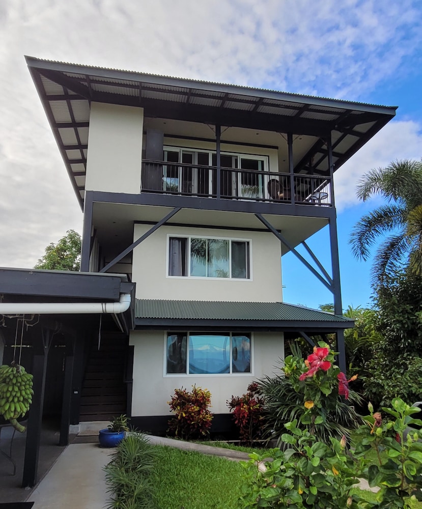 Island Goode's - Luxury Adults Only Accommodation 2/50