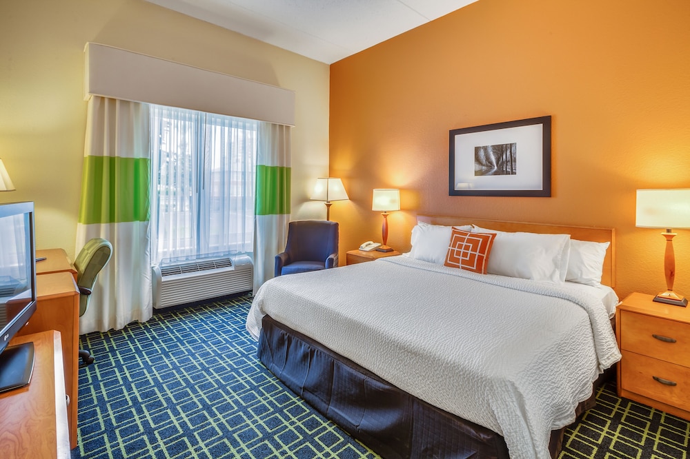 Fairfield Inn and Suites Jacksonville Beach 15/54