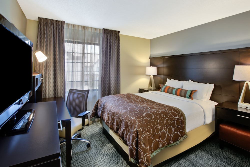 Staybridge Suites Louisville-East 17/61