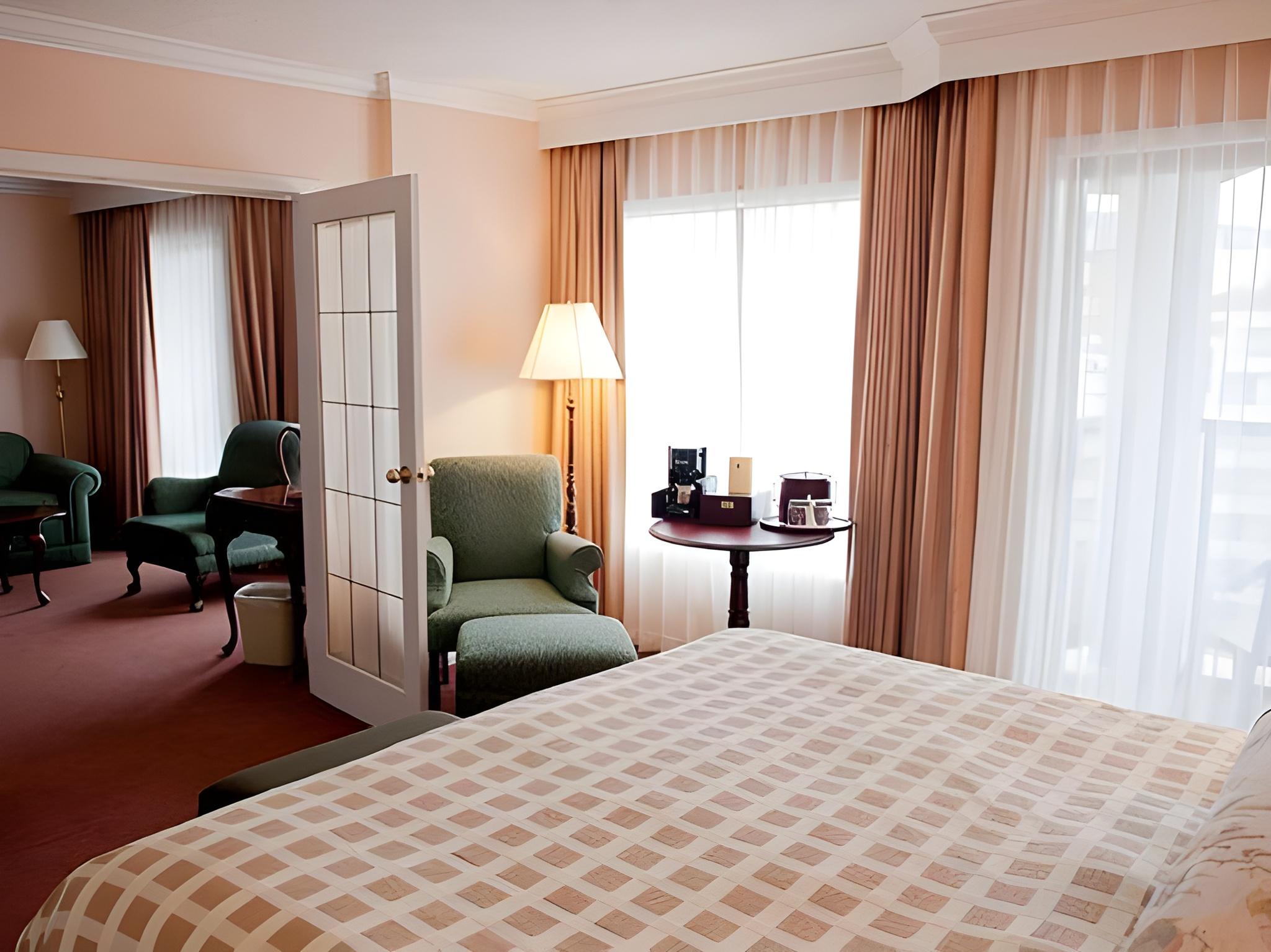 Victoria, Suite, King Bed