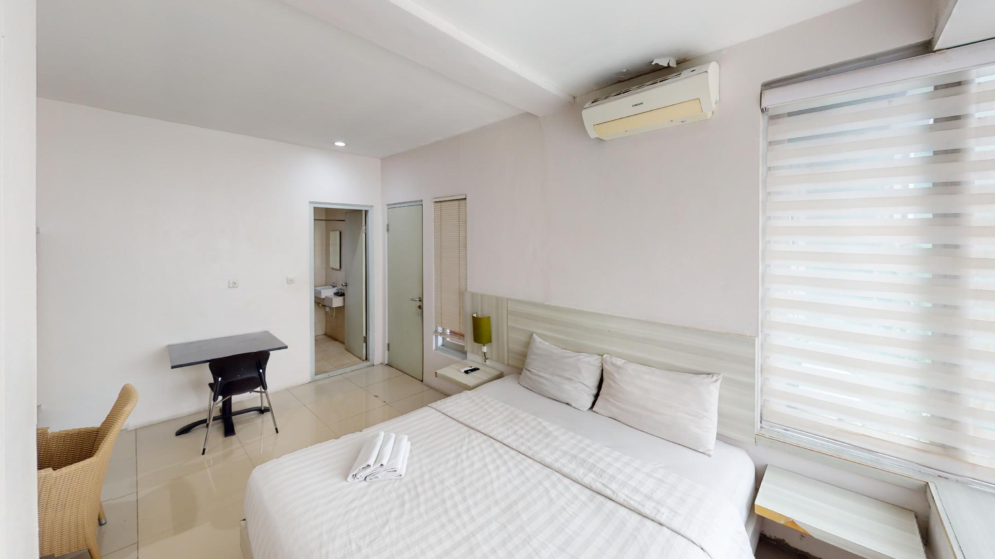 Sky Hotel Jogja 4/18