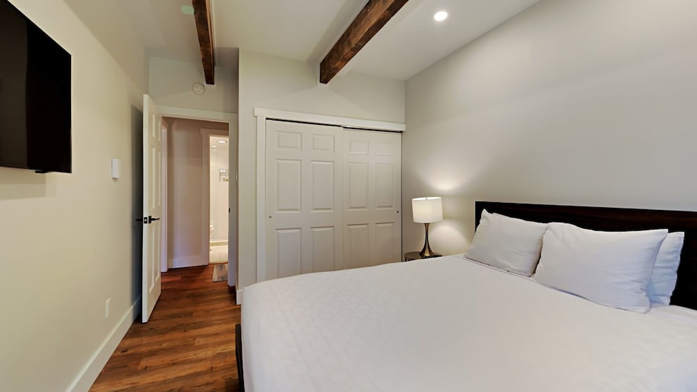 Timberline Condominiums 20/81