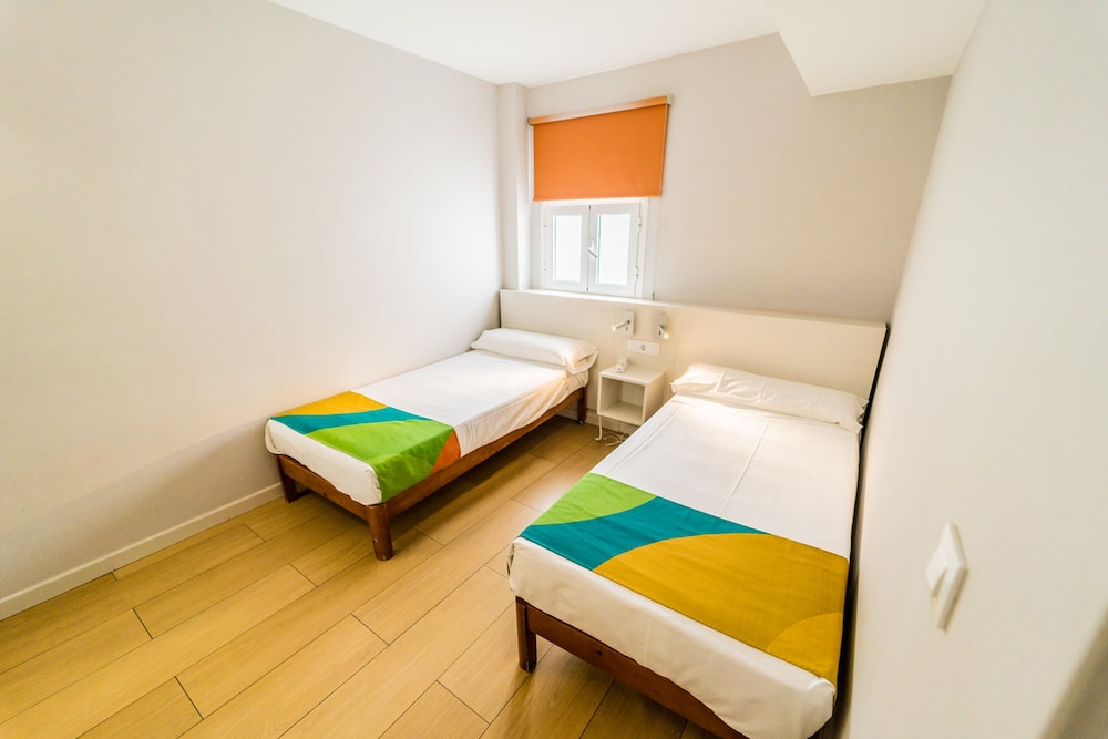 Paradise Park Fun Lifestyle Hotel 24/72