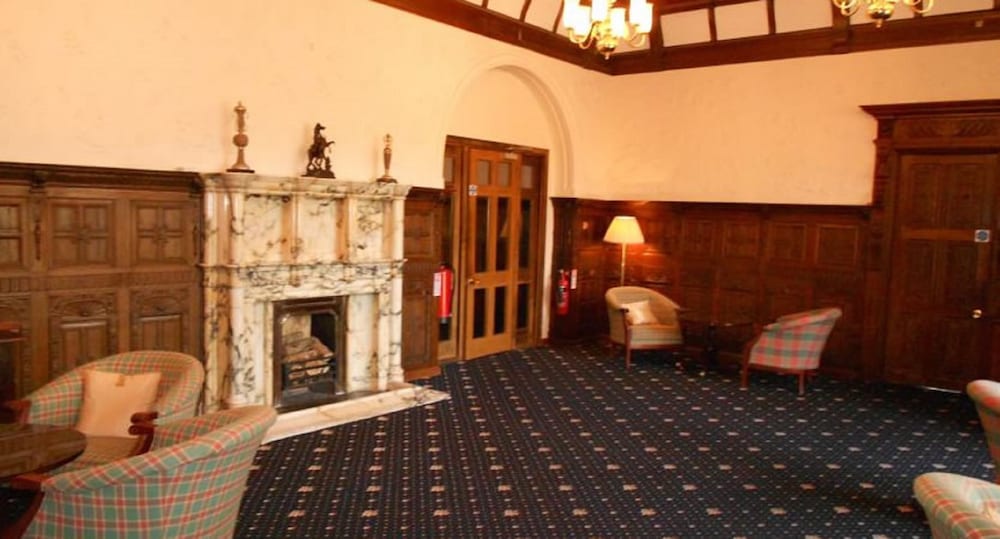 Adamton County House 29/58