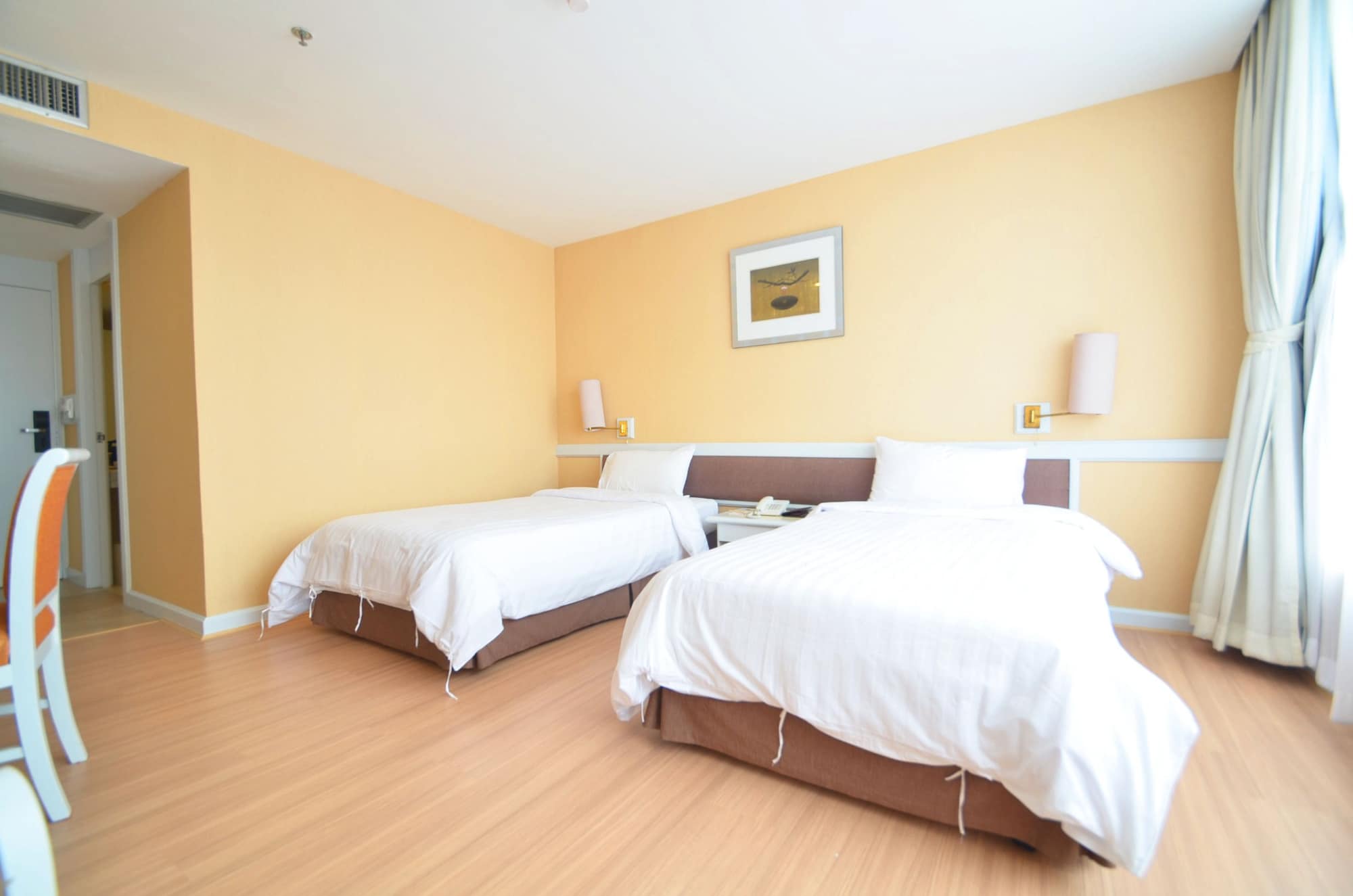 SUPERIOR, KING BED