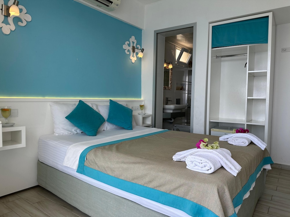 ROOM, DOUBLE BED, SEA VIEW