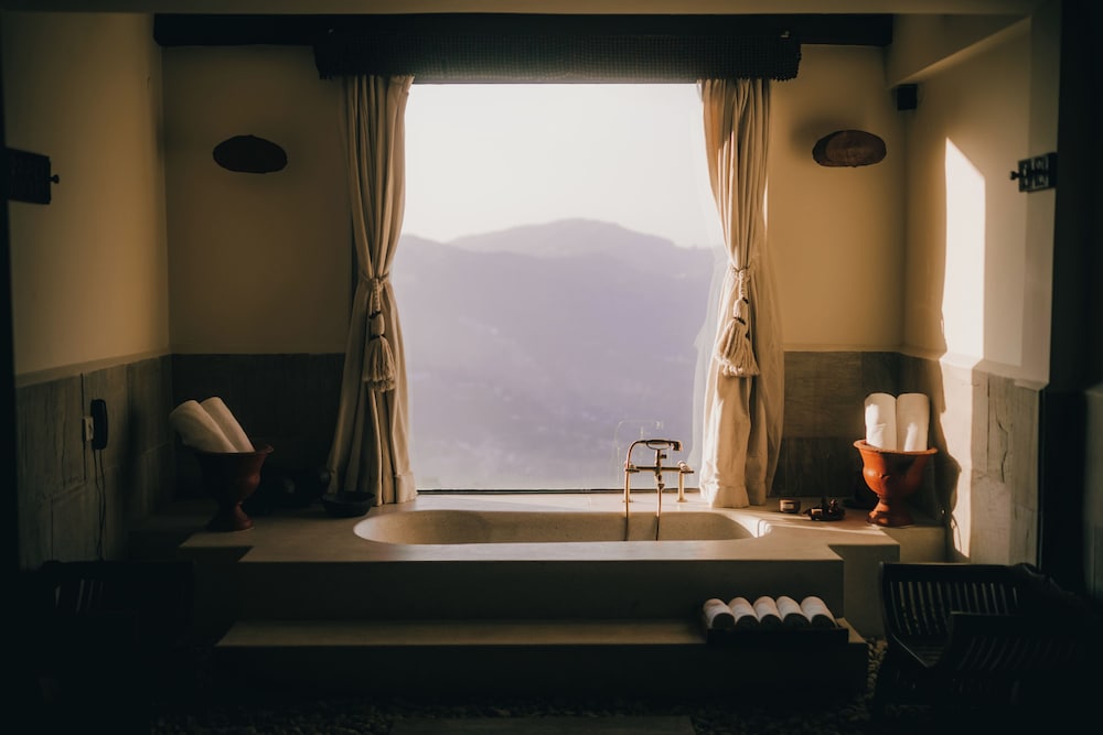 Sanctuary, Suite, King Bed، The Dwarika's Resort 3/3