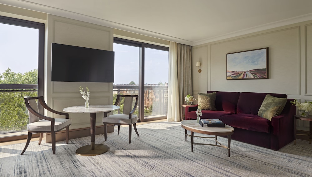 Jumeirah Carlton Tower London 30/46