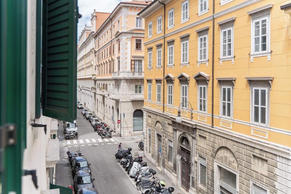 Hotel Italia 56/61
