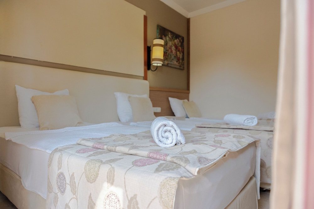 Belpoint Beach Hotel 20/50