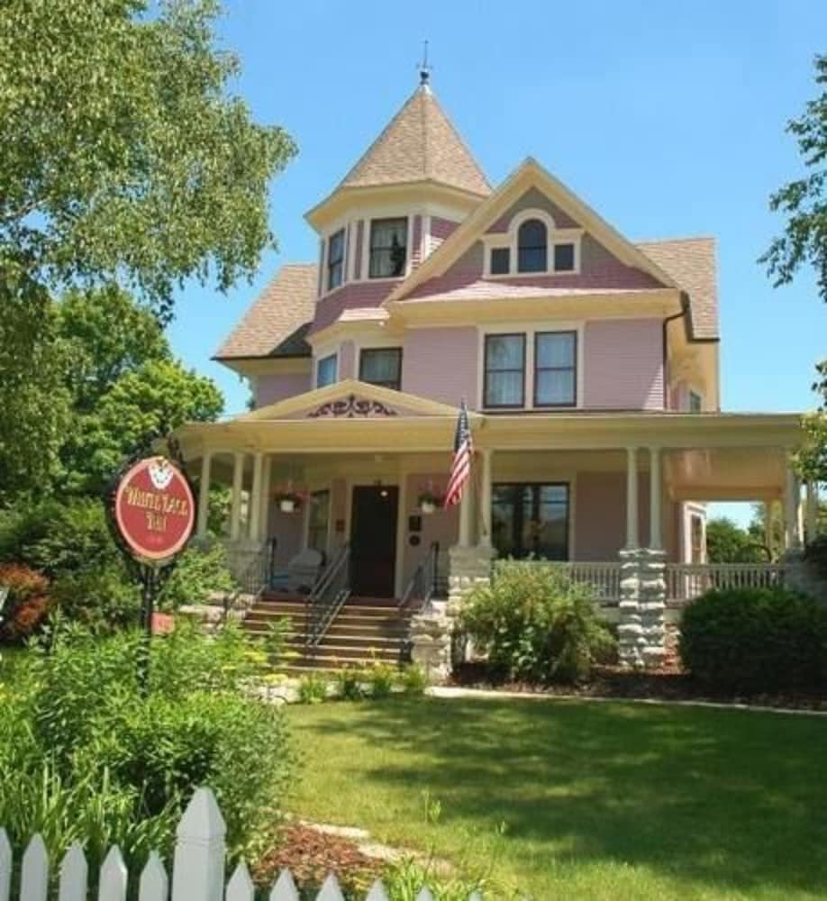 White Lace Inn 5/50