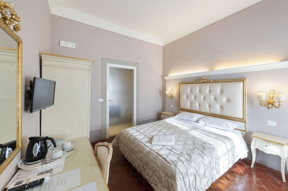 Standard, Double or Twin Bed, External Bathroom