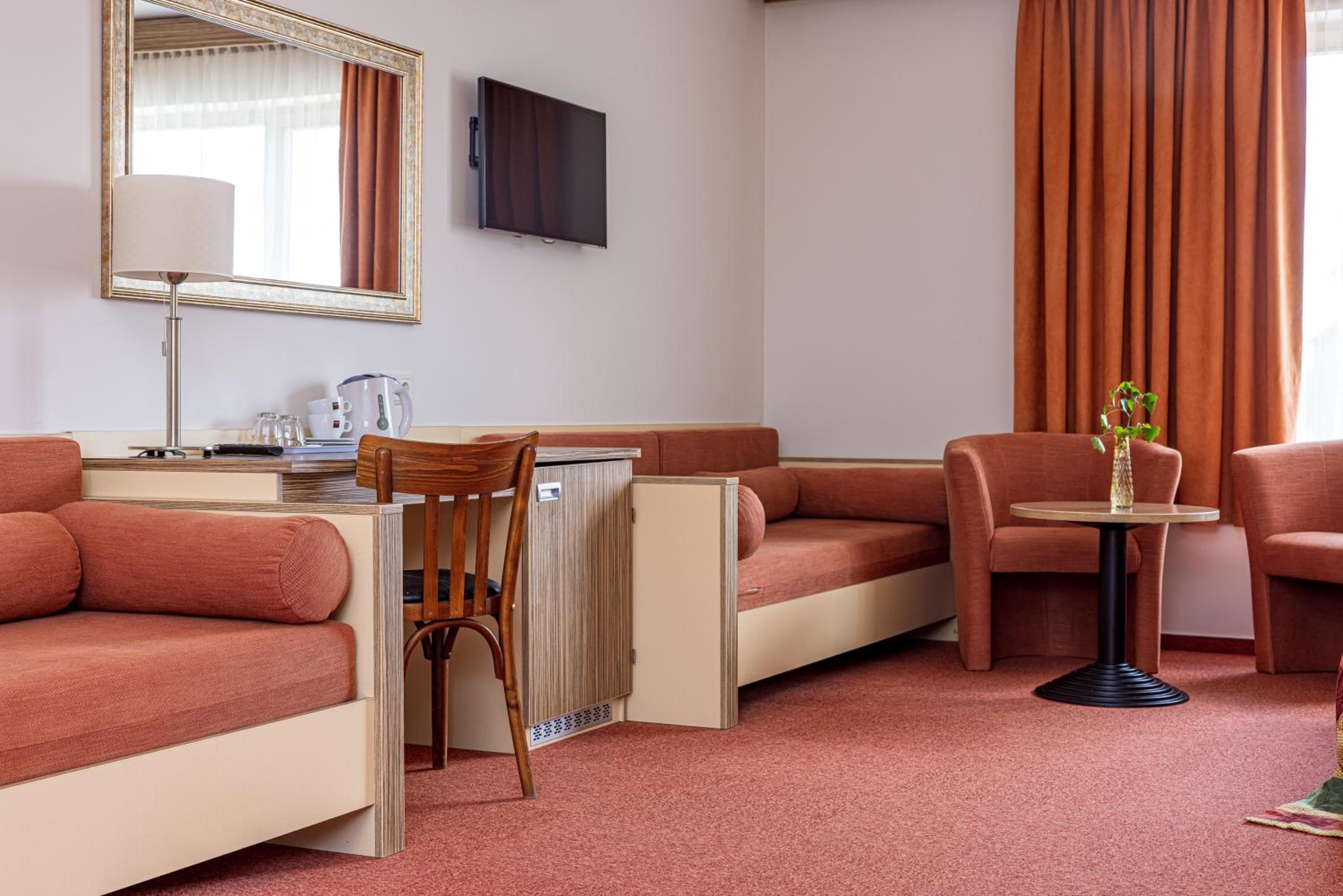 INFO HOTEL 30/50
