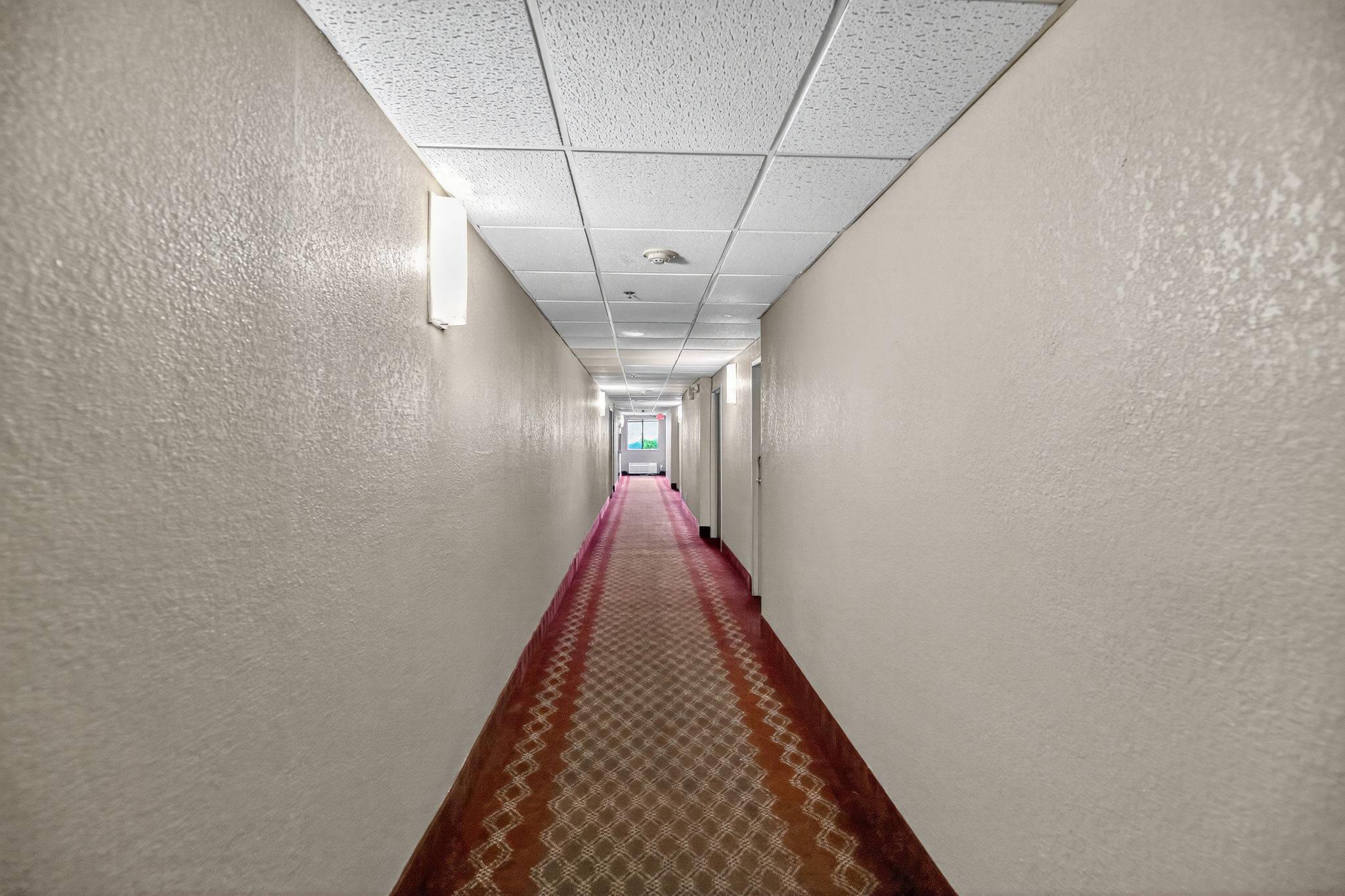 Econo Lodge Princeton 30/43