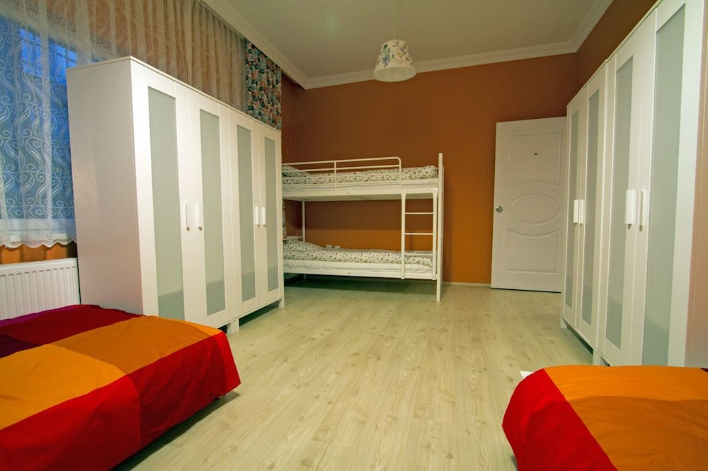 Deeps Hostel 34/44