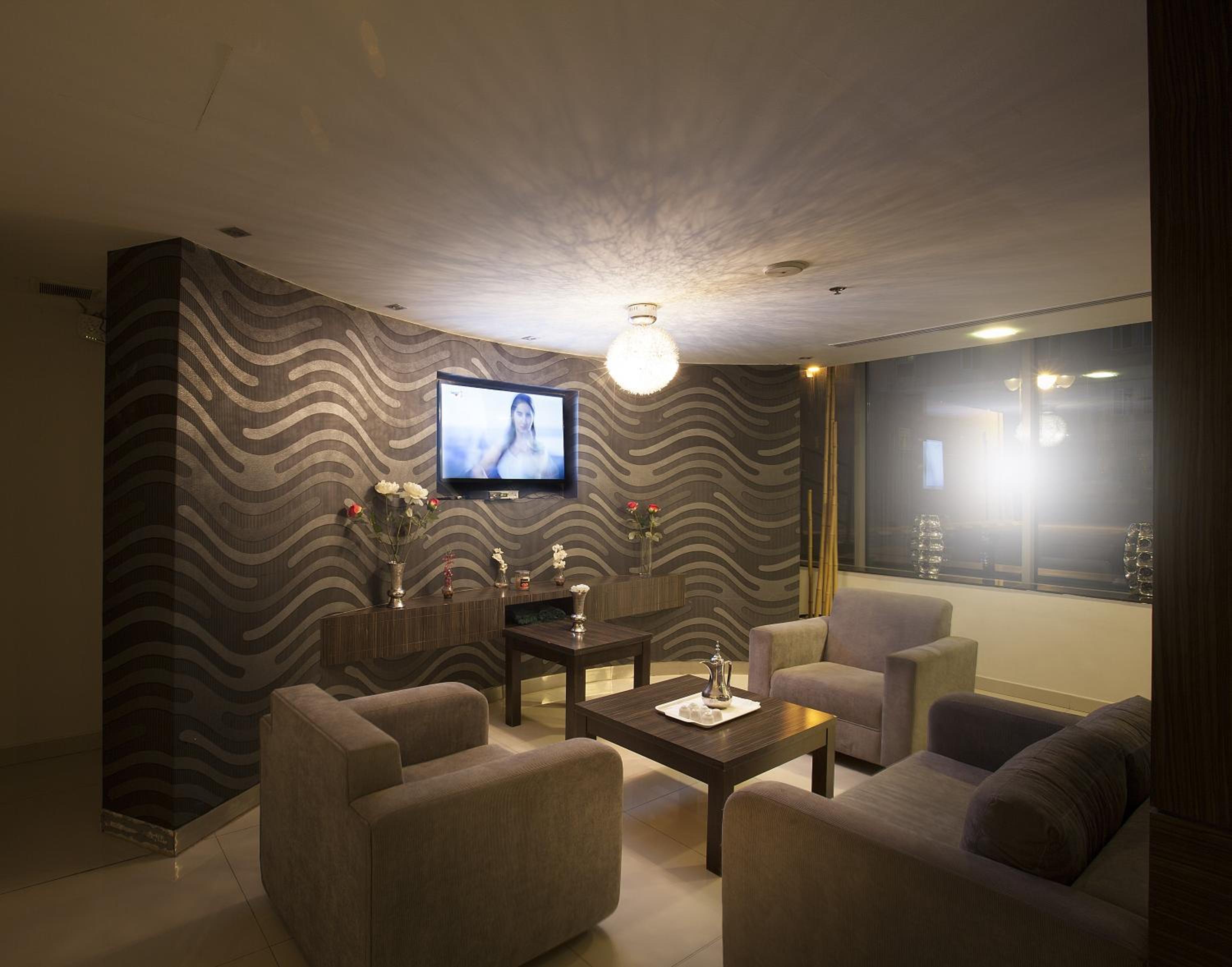 Watheer Hotel Suite 26/44