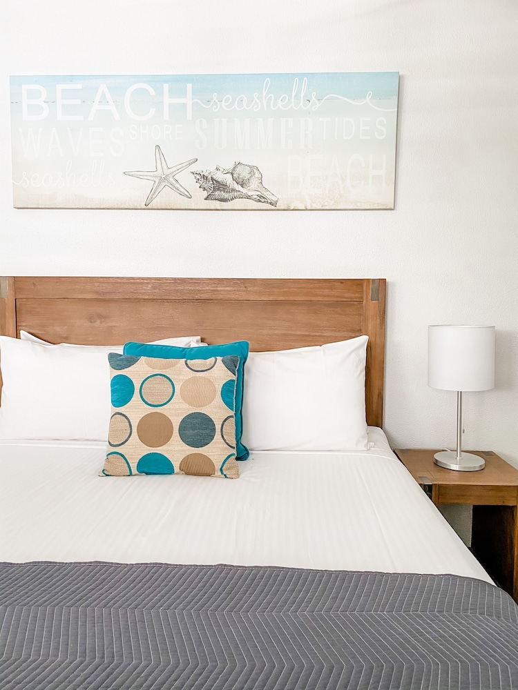 Ocean Breeze Resort 23/77