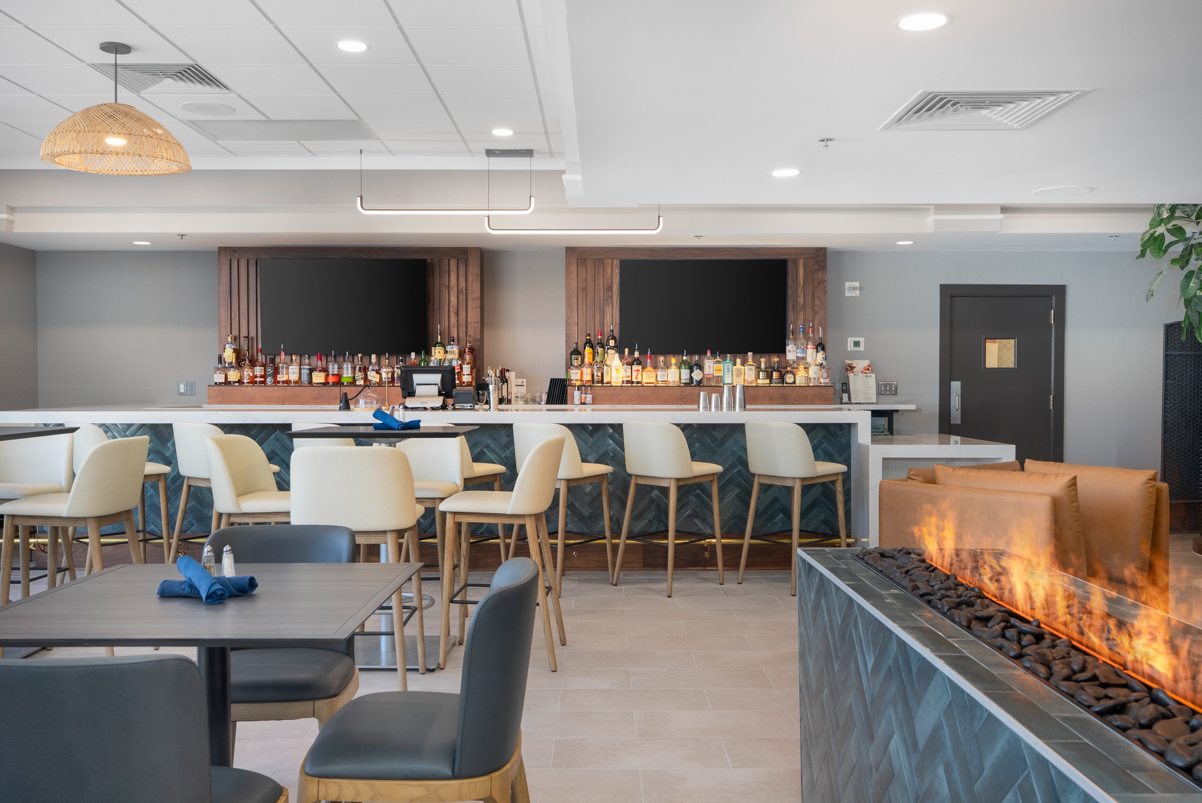 Holiday Inn Portland-By The Bay 61/74