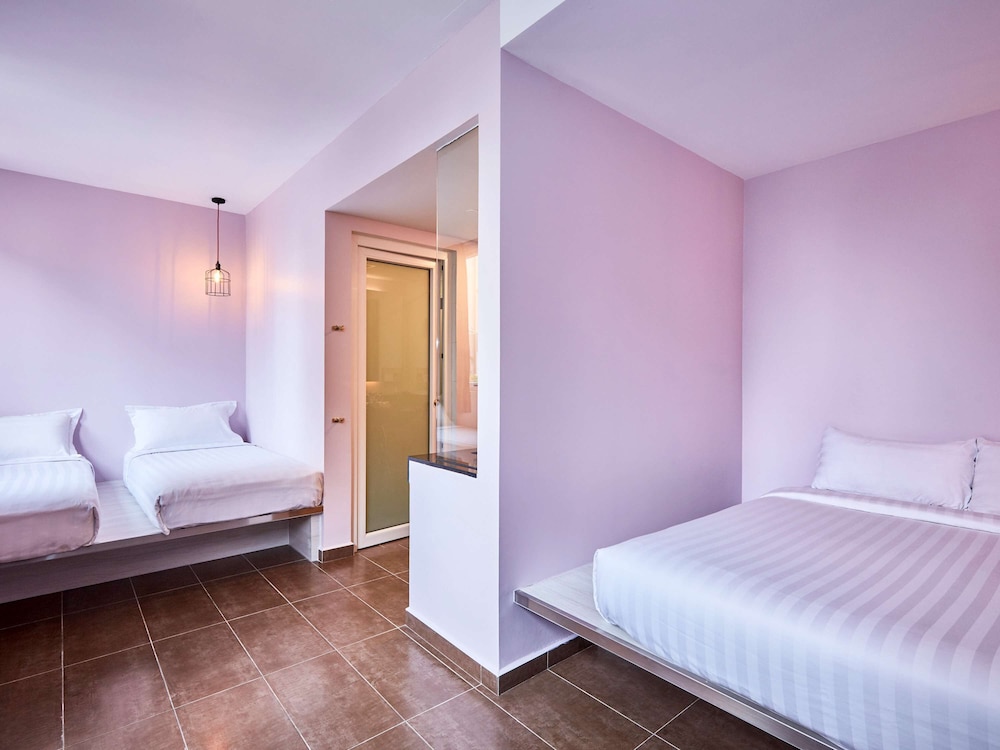 ibis budget Singapore Pearl 24/69