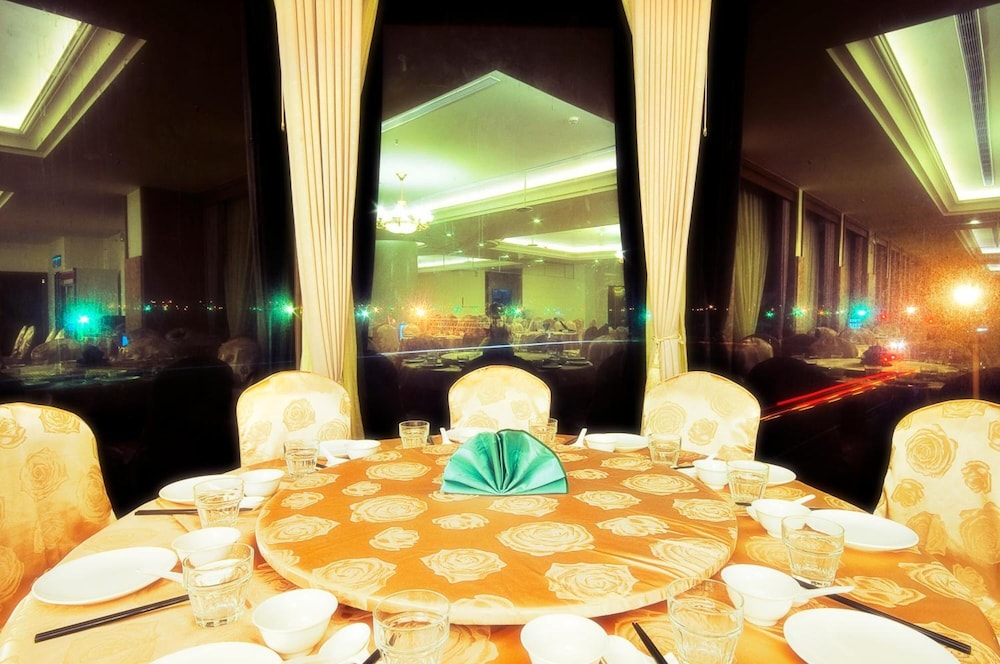 Yaling Hotel 34/40