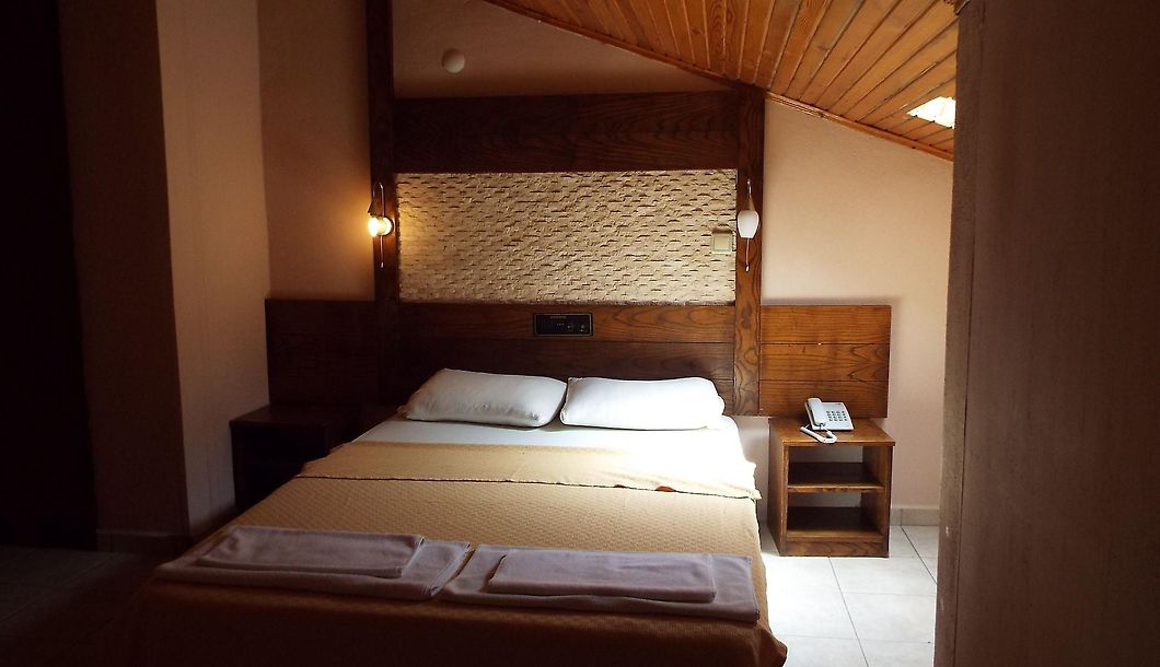 Room, Single, Double Bed, Lateral Side Sea View