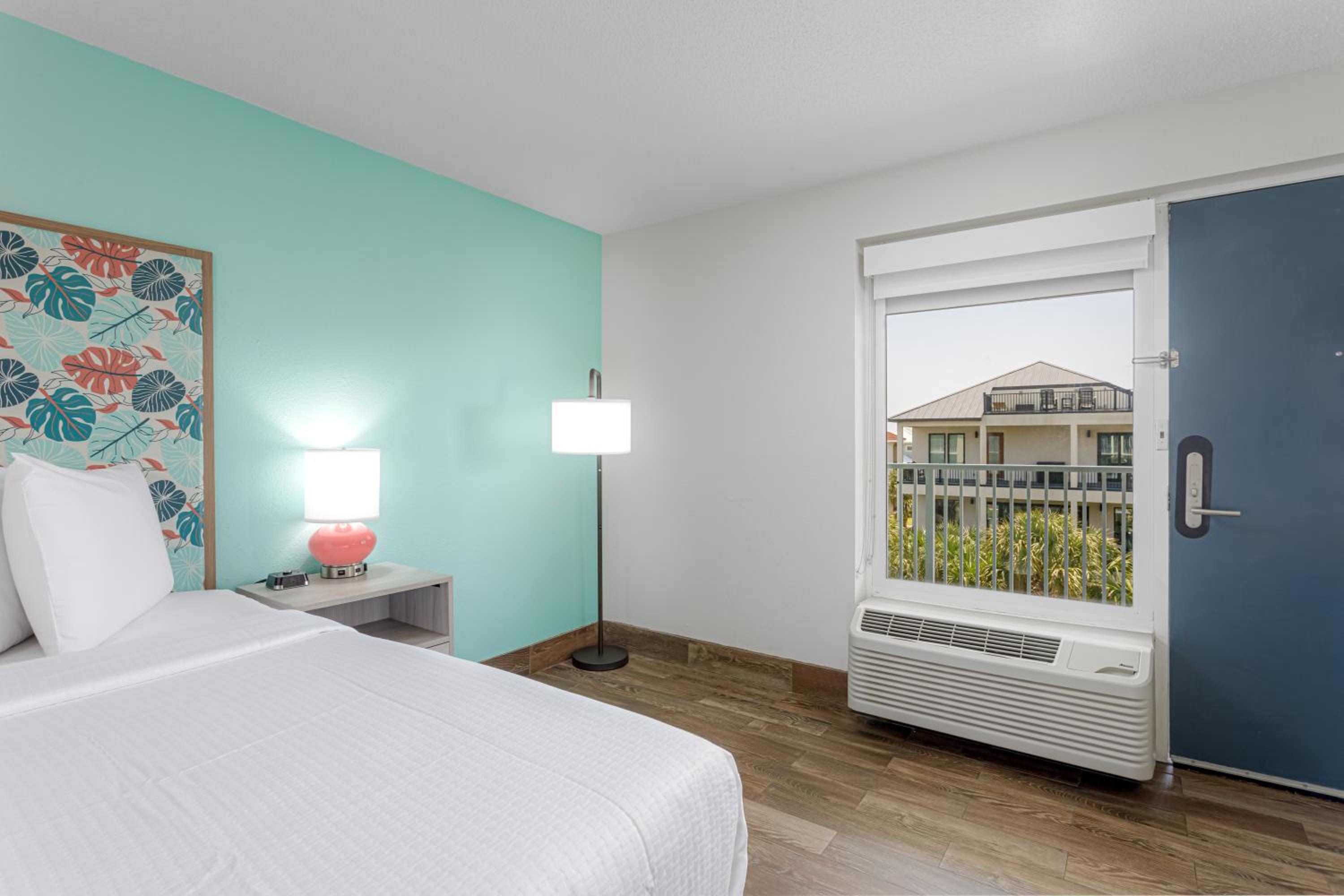 Standard, King Bed, Bay View
