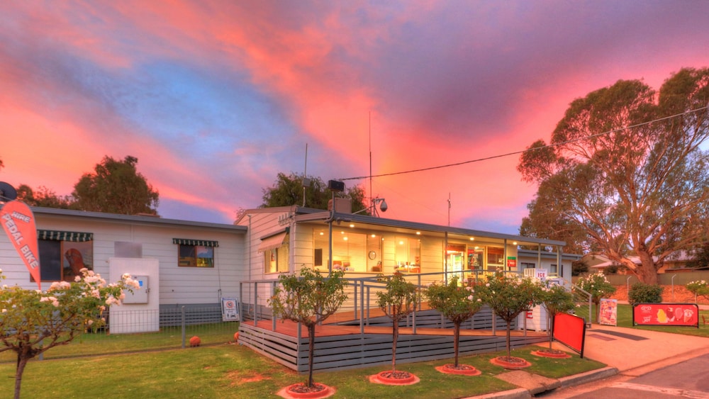 Yarrawonga Holiday Park 2/21