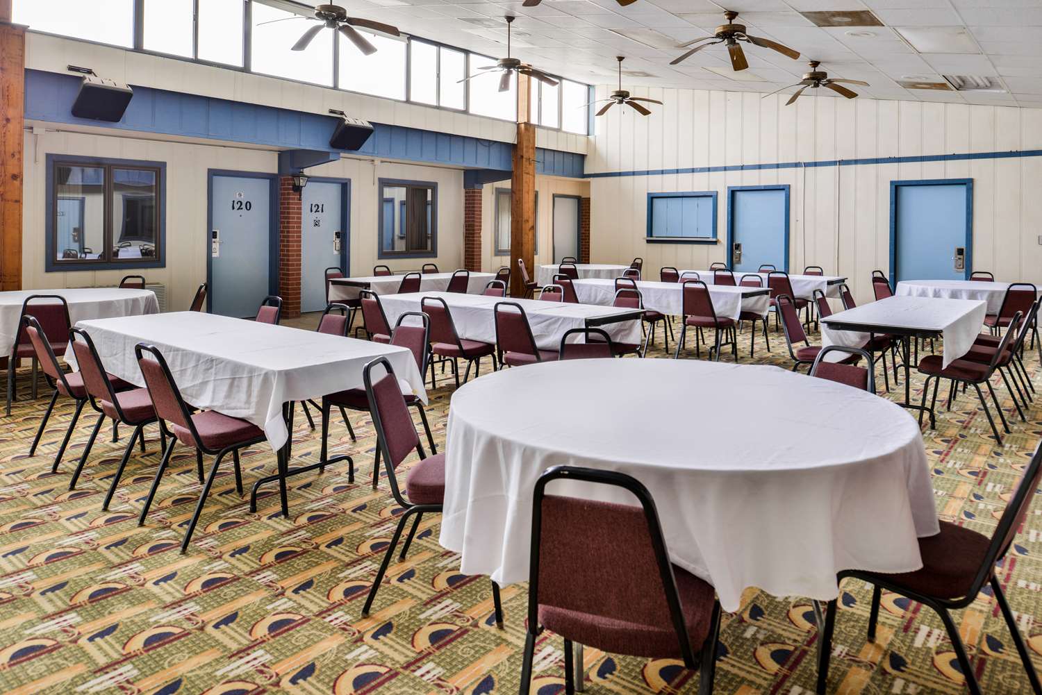 Americas Best Value Inn Ellsworth 17/18