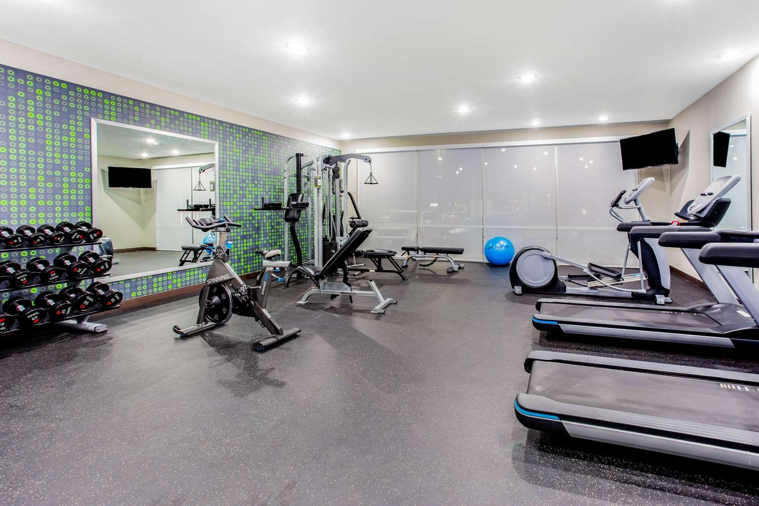 La Quinta Inn & Suites By Wyndham San Antonio Alamo City 32/49