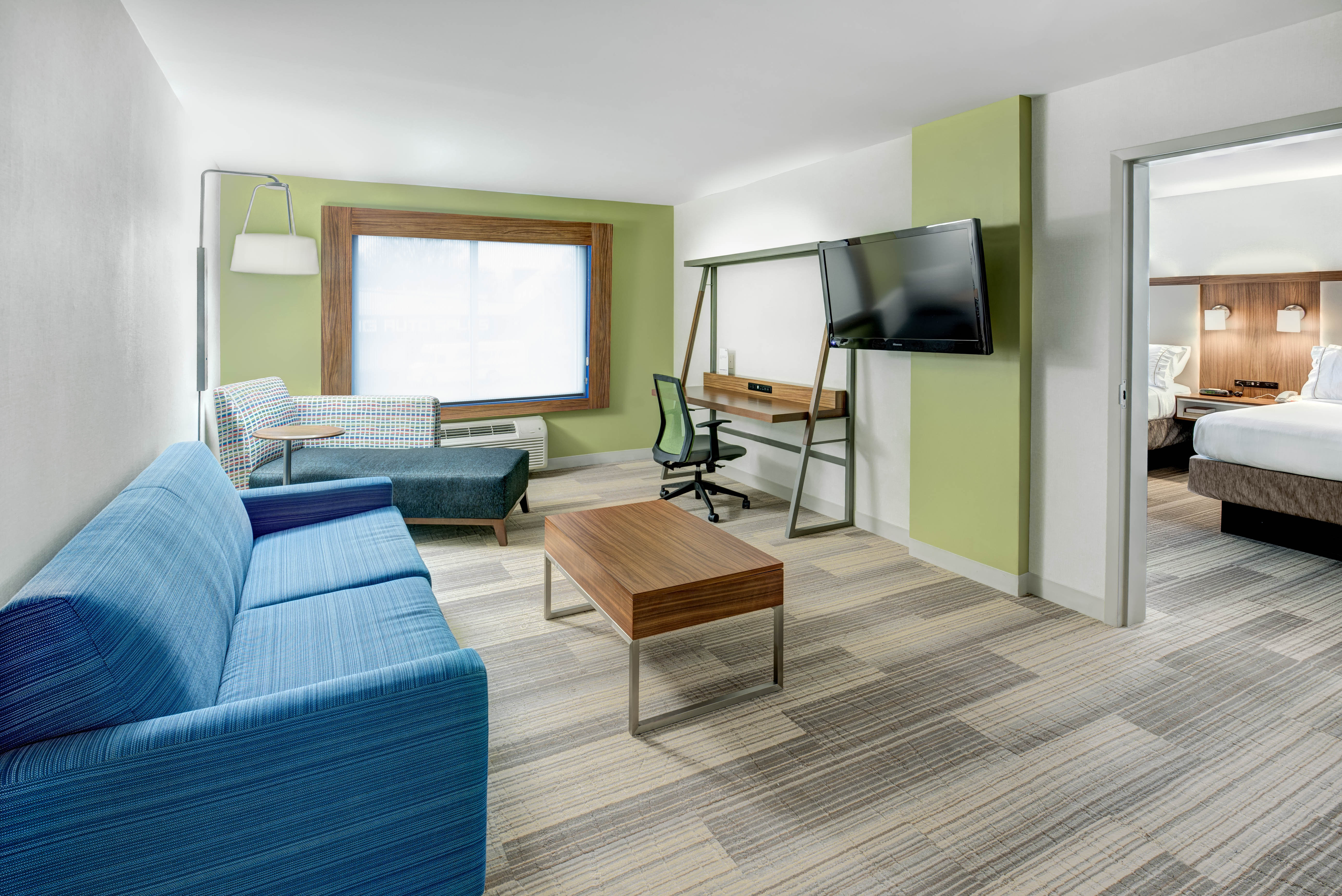 Holiday Inn Express Woodbridge 49/64